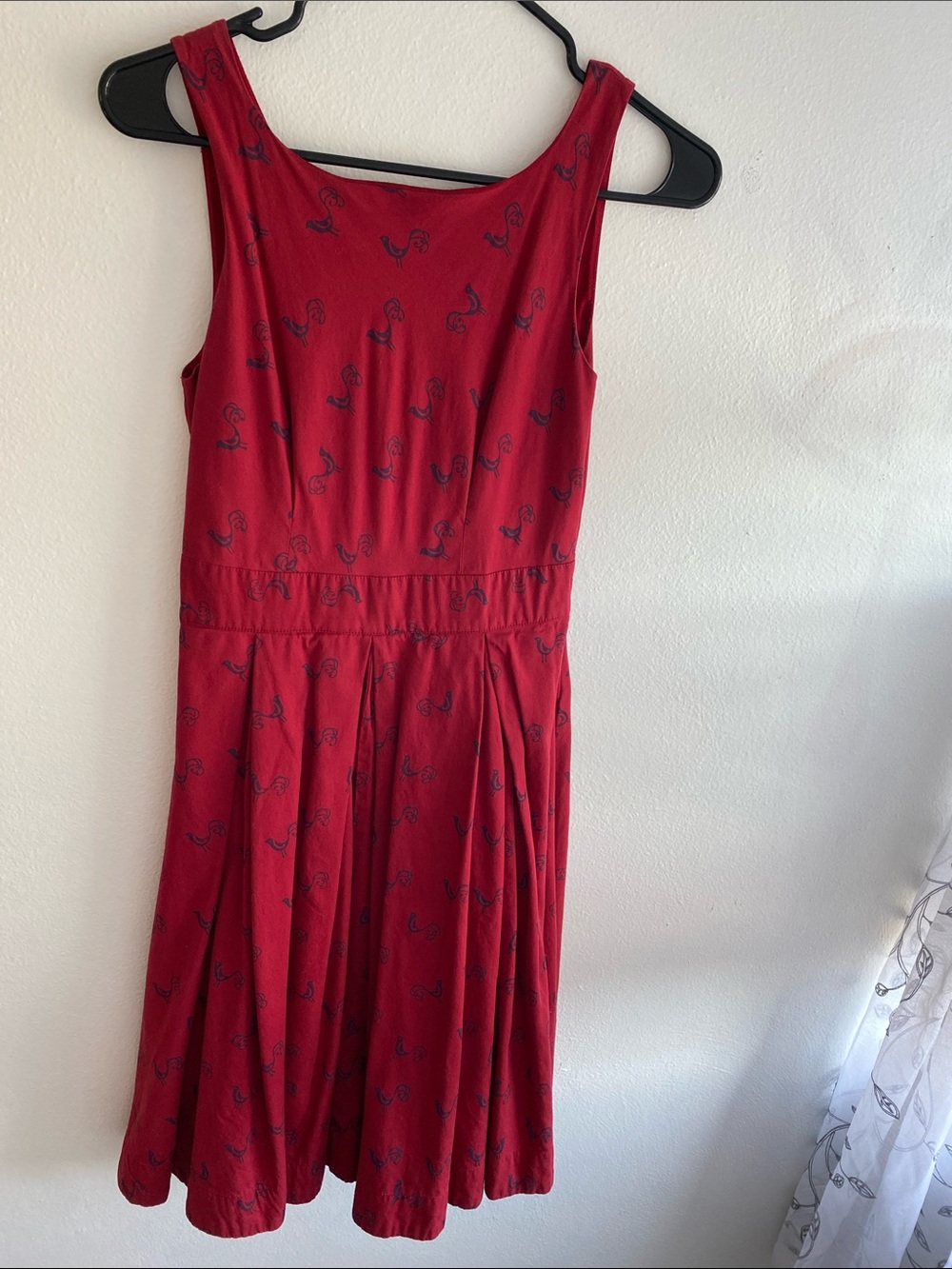 eshakti Cotton Ultra-Flattering Sleeveless Midi Dress with Navy Chicken Print